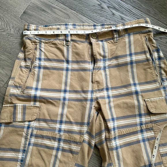 Diesel | Vintage early 2000’s checkered tan and blue cargo shorts - Picture 5 of 13